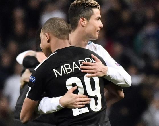 CBA选秀大会举行 杨曦皓当选CBA状元