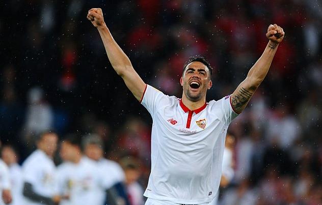 记者：曼联小将塞古-科内在洛桑体育训练，还踢了一场友谊赛